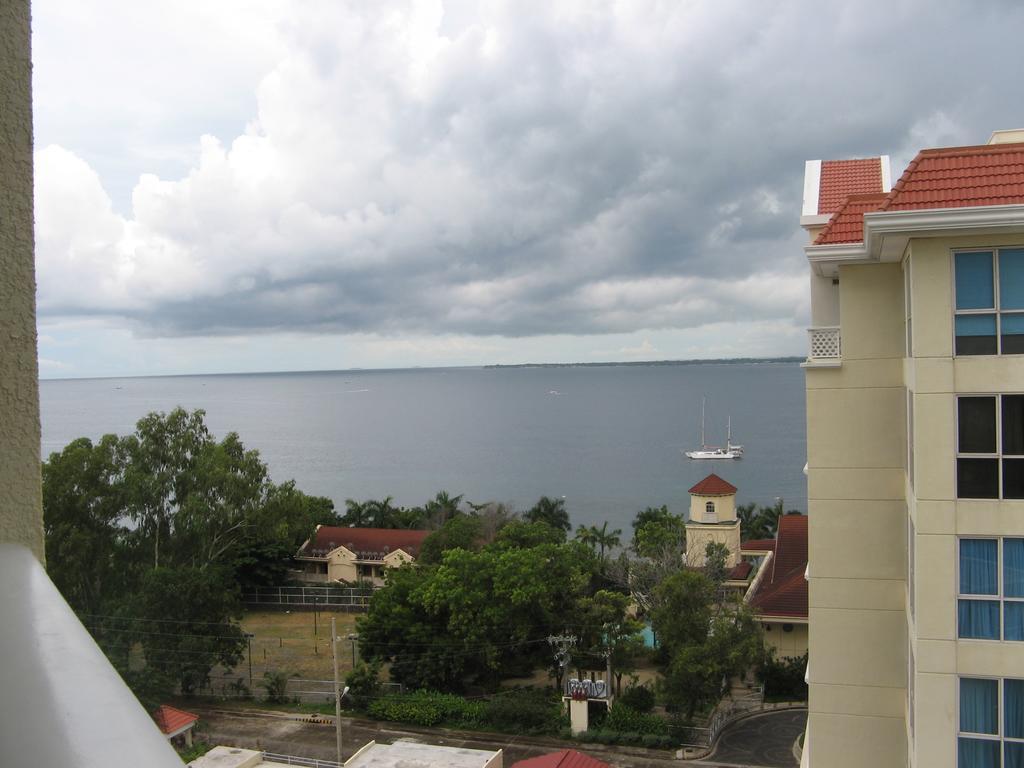 La Mirada Residence , Large 1 Bedroom Condo, Beaches , 3 Pools, Ocean Views, Fast Wifi, Netflix, Breakfast Included Lapu-Lapu City Zimmer foto