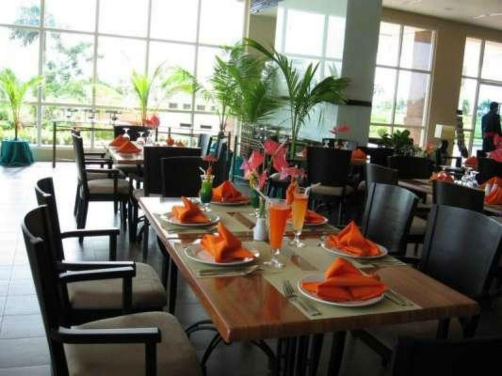 La Mirada Residence , Large 1 Bedroom Condo, Beaches , 3 Pools, Ocean Views, Fast Wifi, Netflix, Breakfast Included Lapu-Lapu City Zimmer foto