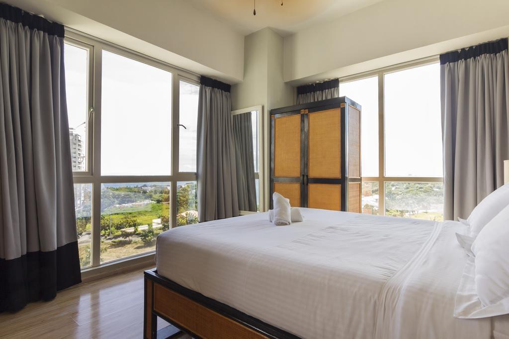 La Mirada Residence , Large 1 Bedroom Condo, Beaches , 3 Pools, Ocean Views, Fast Wifi, Netflix, Breakfast Included Lapu-Lapu City Exterior foto