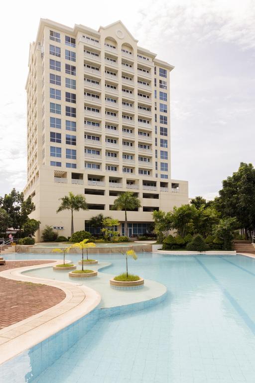 La Mirada Residence , Large 1 Bedroom Condo, Beaches , 3 Pools, Ocean Views, Fast Wifi, Netflix, Breakfast Included Lapu-Lapu City Exterior foto